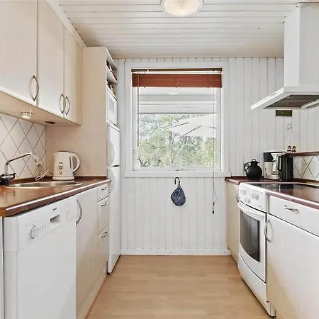 1518-aakirkeby-poserekrogen-7 度假居 Vester Somarken